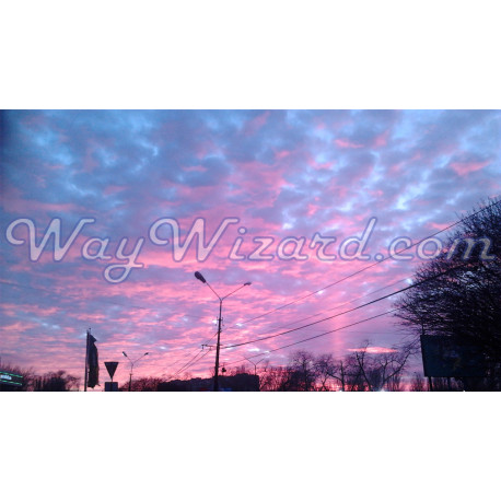 Картина Західний шепіт вулиць — фотокартина, де небо фарбує місто у рожеві мрії